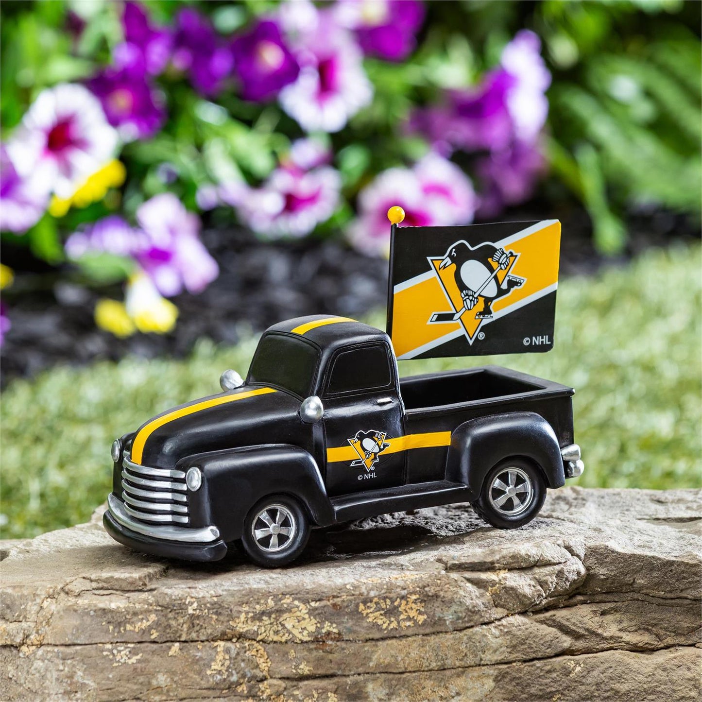 Pittsburgh Penguins 9" Rally Truck Garden Statue