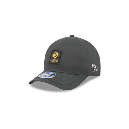 Pittsburgh Steelers Youth New Era 2025 Sideline Cold Weather 9FORTY Charcoal M-Crown Adjustable Hat