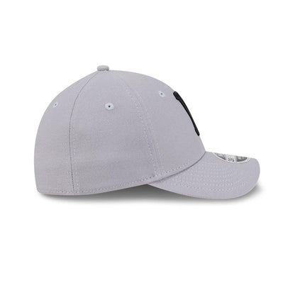 Pittsburgh Pirates Mens Gray Team Classic 39THIRTY Flex Hat