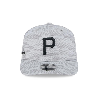 Pittsburgh Pirates New Era Gray 2025 MLB Clubhouse 9SEVENTY Stretch-Snap Hat