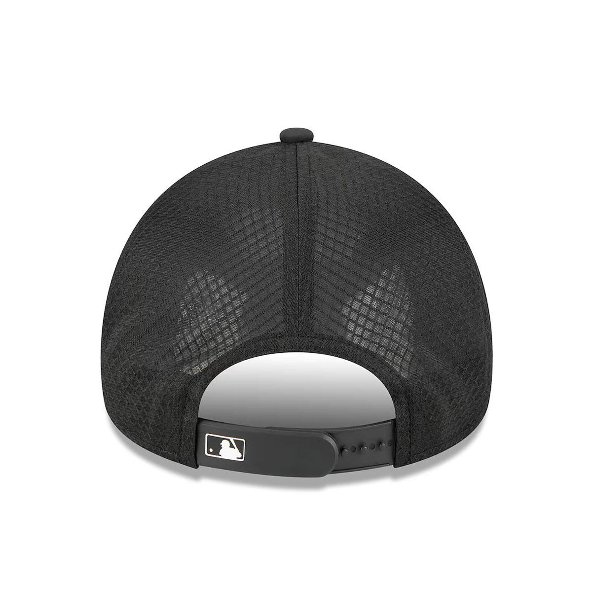 Pittsburgh Pirates New Era Black 2026 Batting Practice Alternate Apex 9FORTY Adjustable Hat