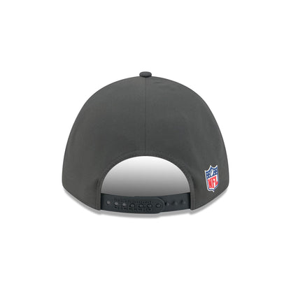 Pittsburgh Steelers New Era 2025 Sideline Cold Weather 9FORTY Charcoal M-Crown Adjustable Hat