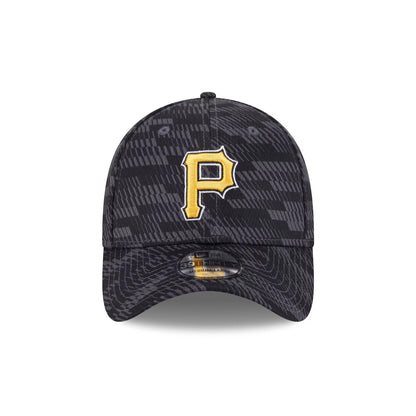 Pittsburgh Pirates New Era Black 2025 MLB Clubhouse 39THIRTY Flex Hat