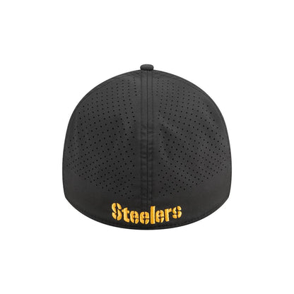 Pittsburgh Steelers New Era Perforated 39THIRTY Flex Hat
