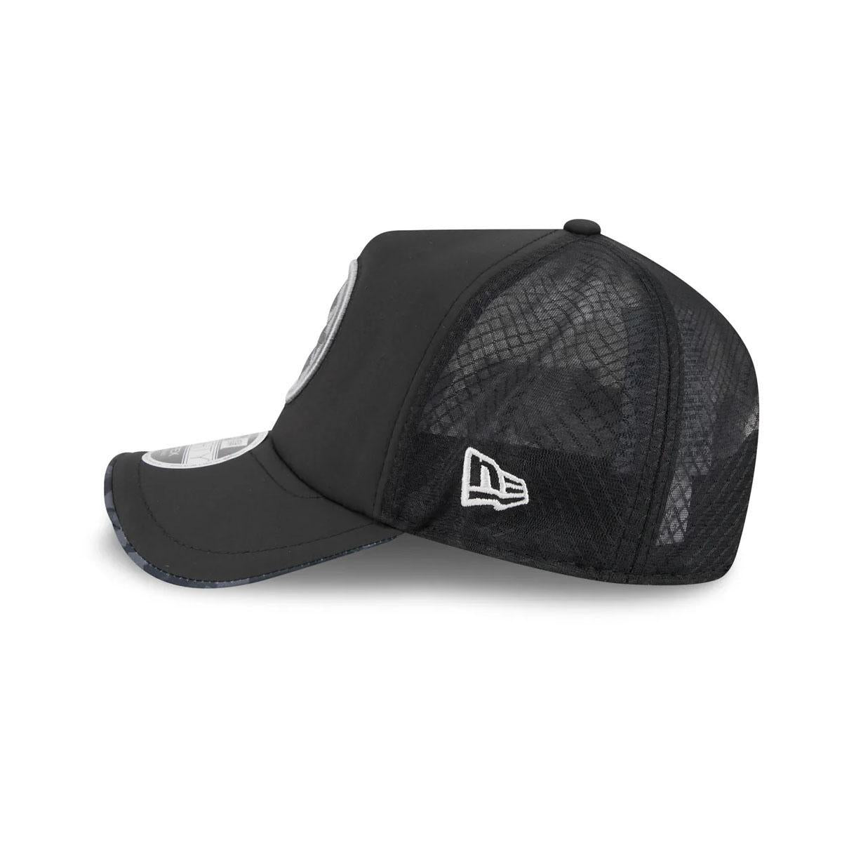 Pittsburgh Steelers New Era Black 2026 Salute To Service Apex 9FORTY Adjustable Trucker Hat