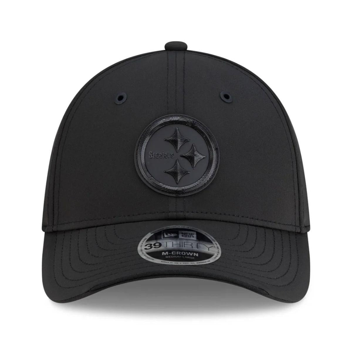 Pittsburgh Steelers New Era Blackout 2026 Sideline 39THIRTY M-Crown Flex Hat